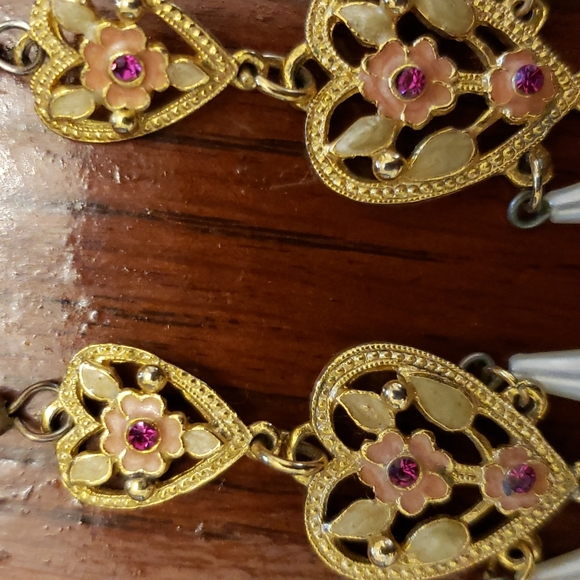 New Fashion Earrings - Picture 2 of 3